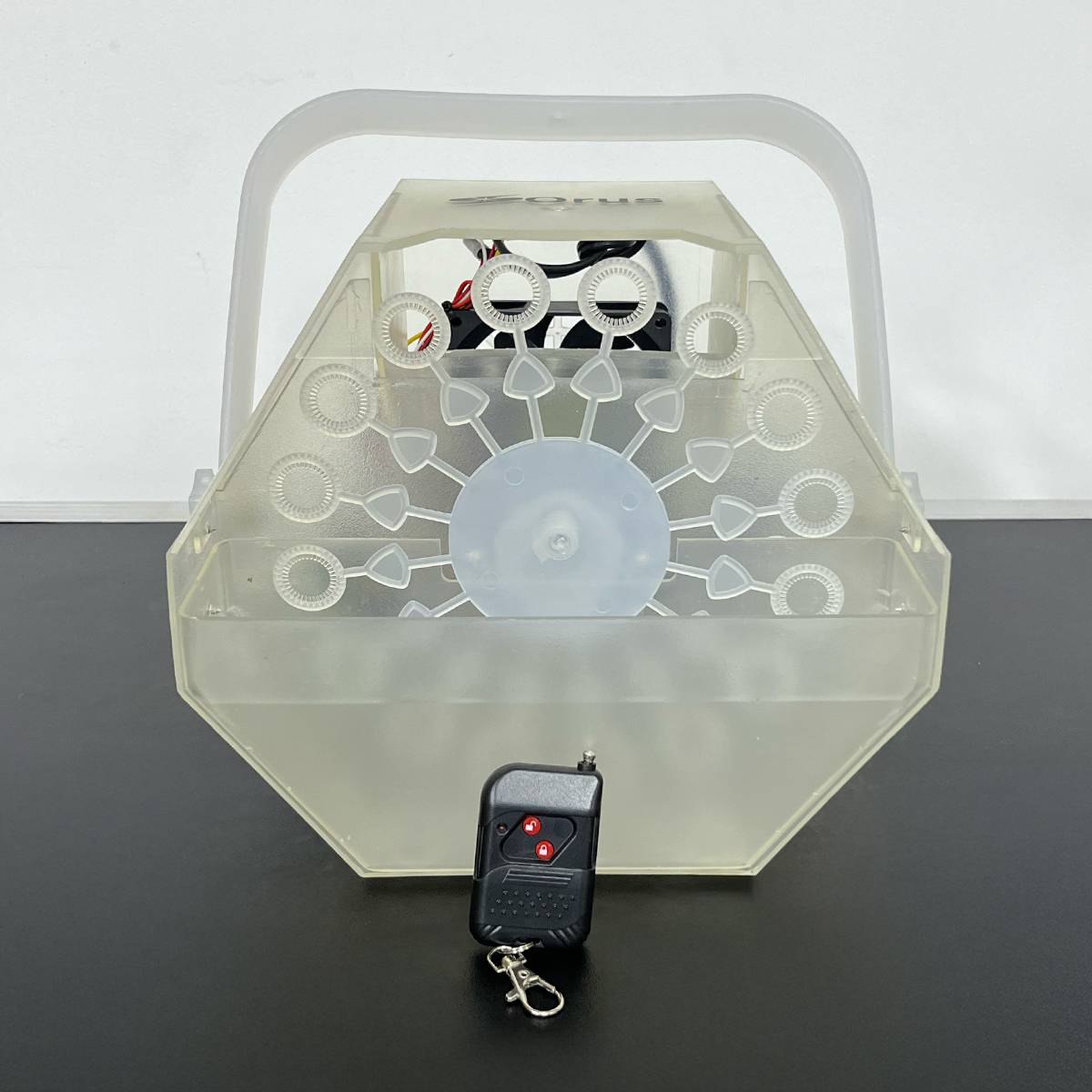 MÁQUINA DE BURBUJAS CON LUCES LED CON CONTROL REMOTO - Imagen 2