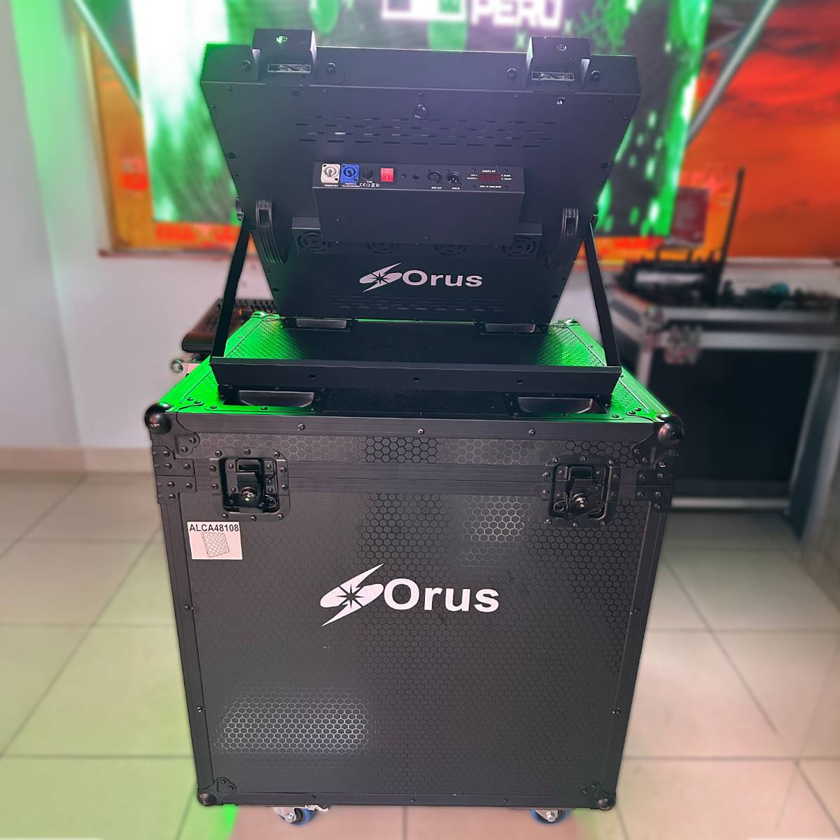 KIT DE 4 MATRIX ORUS 25X10W MÁS FLYGHT CASE - Imagen 3