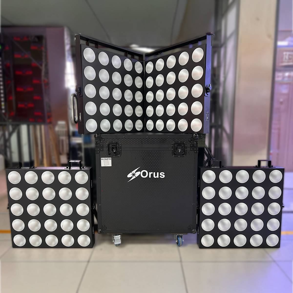 KIT DE 4 MATRIX ORUS 25X10W MÁS FLYGHT CASE - Imagen 2